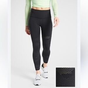 Athleta Women’s Persistence Camo Laser Cut 7/8
Tight in Powerlift in Black Sz L